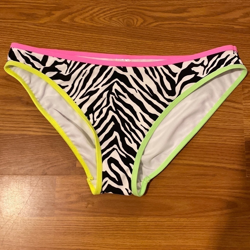 No Boundaries Bikini Bottom size Large (11-13) (BY)